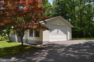 977 Lake Heritage Dr, Ruther Glen, VA 22546 - photo 3