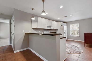 305 McClung Kitchen 2