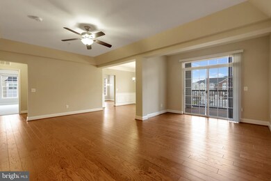 8606 Wintergreen Ct unit 302, Odenton, MD 21113 - photo 3