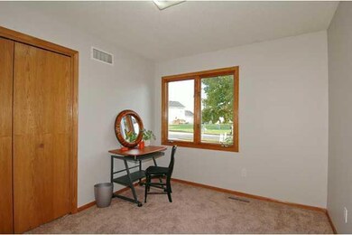 3010 Shadow Creek Ln, Des Moines, IA 50320 - photo 7