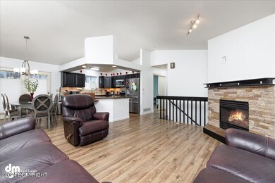 04-Living Room 20240412-DW-7333-Edit