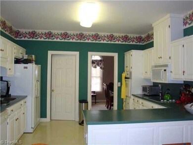 717 Fesmire St, Asheboro, NC 27205 - photo 5