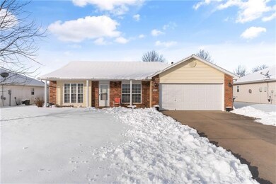 808 Coventry Ln, Raymore, MO 64083 - photo 2