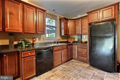 332 S Market Ave, Mount Joy, PA 17552 - photo 3