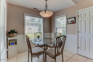 5208 Woods Edge Road - Breakfast Nook