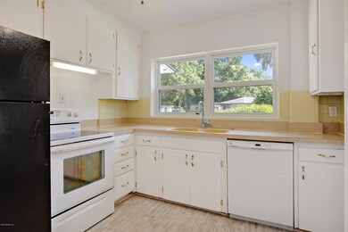 8441 Bordeau Ave N, Jacksonville, FL 32211 - photo 7