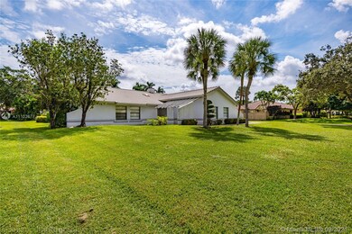 22412 Waterside Dr, Boca Raton, FL 33428 - photo 2