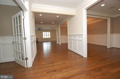 2108 Reynolds St, Falls Church, VA 22043 - photo 3