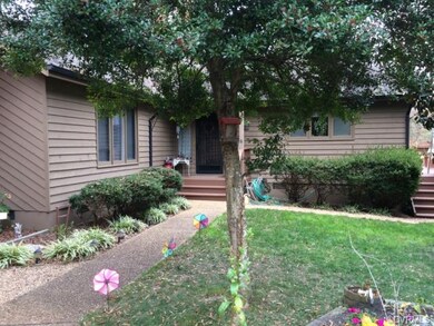 Front private garden