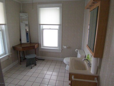 1st floor bath