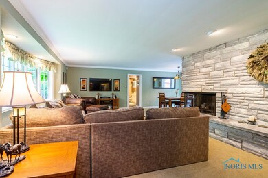 Spacious Living Room/Dining Room Combo