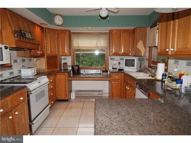 482 White Oak Ln, Leesport, PA 19533 - photo 3