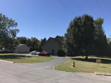 972 Horse Mountain Rd, Shelbyville, TN 37160 - photo 3