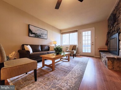 1814 Fairway Dr unit 325, Basye, VA 22810 - photo 2