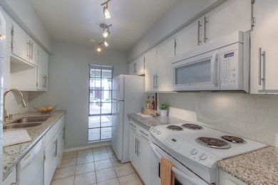 Kitchen (2)