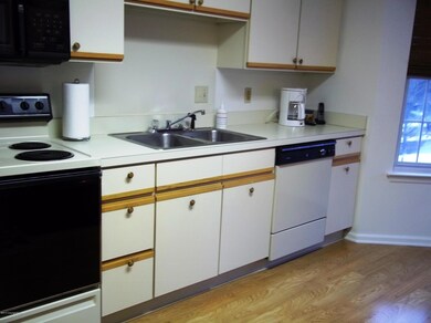 1303 Village Dr unit 1303, Stroudsburg, PA 18360 - photo 5