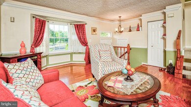 13339 Burkitts Rd, Fairfax, VA 22033 - photo 4