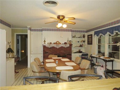 309 N Greenbriar Rd, Statesville, NC 28625 - photo 5