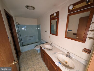 585 Grove Neck Rd, Earleville, MD 21919 - photo 7