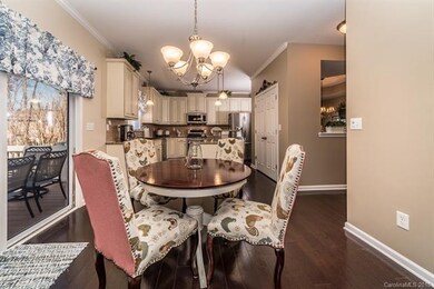 Breakfast Area between Great Room and Kitchen