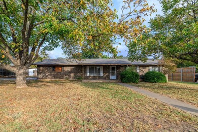 308 Frederick Rd unit 4, Fredericksburg, TX 78624 - photo 5
