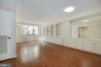 The Gibson unit 307, Washington, DC 20037 - photo 4