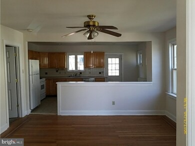 32 Maple Ave, Upper Darby, PA 19082 - photo 3