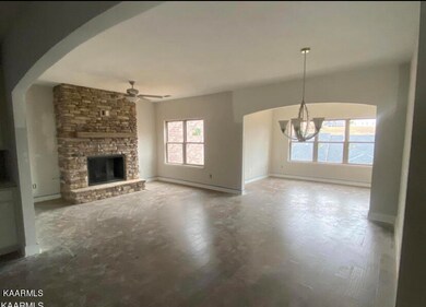 38893719-8D9F-4D86-B3DC-7D95F6FF5116