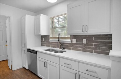 2528 Ashford Dr unit Upgraded, College Station, TX 77840 - photo 5