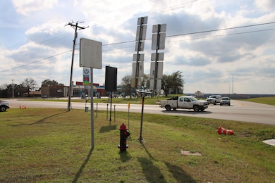 1346 N Jefferson St, La Grange, TX 78945 - photo 2