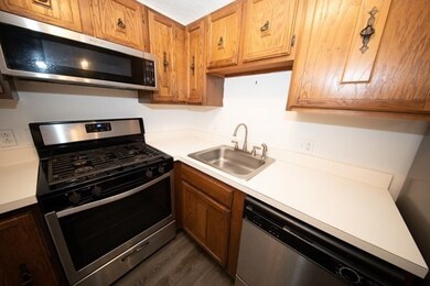 3 Karen Cir unit 4, Billerica, MA 01821 - photo 5