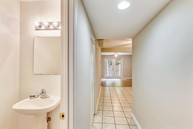 Main Level-Entry-_DSC7340