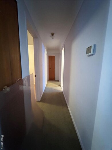 28556 Milton Ave, Warren, MI 48092 - photo 5