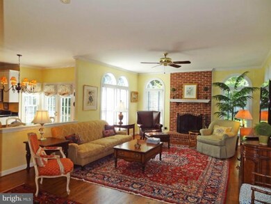 6717 Bunkers Ct, Clifton, VA 20124 - photo 5