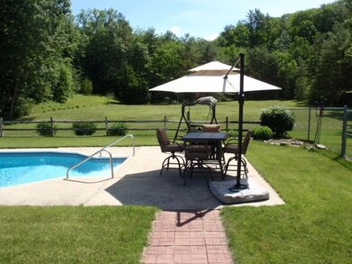 125 Maplewood Dr, Center Rutland, VT 05736 - photo 7