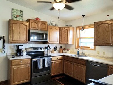 6420 Dutch Hollow Rd, Potosi, WI 53820 - photo 4