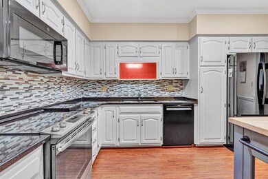 Lots of cabinets