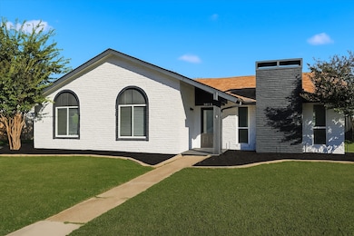 2013 Cedarwood Dr, Carrollton, TX 75007 - photo 2