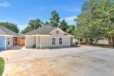 1042 Dubois St, Denison, TX 75020 - photo 2