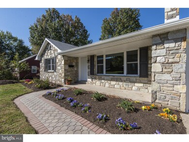 533 Lincoln Ave, Souderton, PA 18964 - photo 3