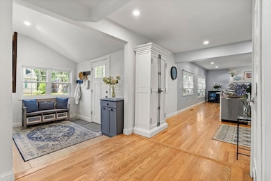 42 Myrtle Ave, Newburyport, MA 01950 - photo 3