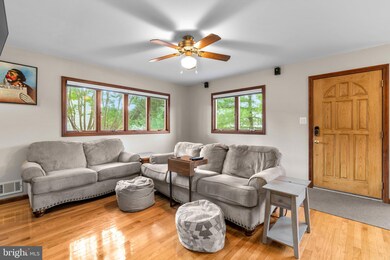 6045 Claire Dr, Elkridge, MD 21075 - photo 5