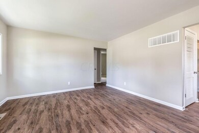 3746 Eisenhower Rd, Columbus, OH 43224 - photo 6