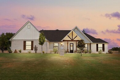 300 N Saddle Spur Ct, Weatherford, TX 76087 - photo 2