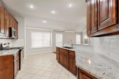 2202 Whitney Dr, Weatherford, TX 76087 - photo 3