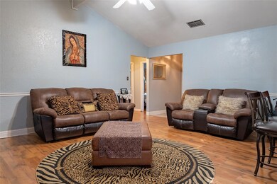 8816 Las Vegas Ct, Fort Worth, TX 76108 - photo 5