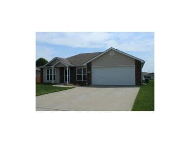 1013 Country Ln, Raymore, MO 64083 - photo 2