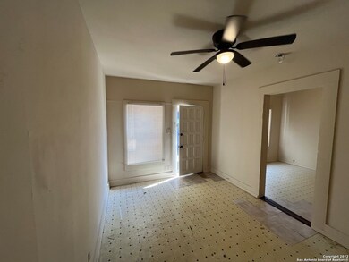 213 Cadwallader St unit 3, San Antonio, TX 78212 - photo 3