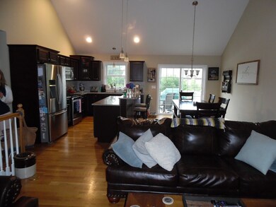 101 Lynwood St, Fall River, MA 02721 - photo 4