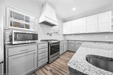 9225 R A Young Jr Dr, Barling, AR 72923 - photo 7